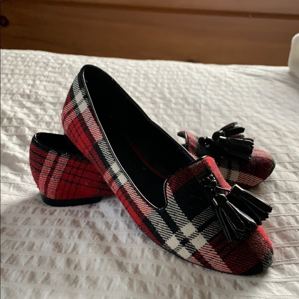 Red Plaid Tasseled Mango Flats
